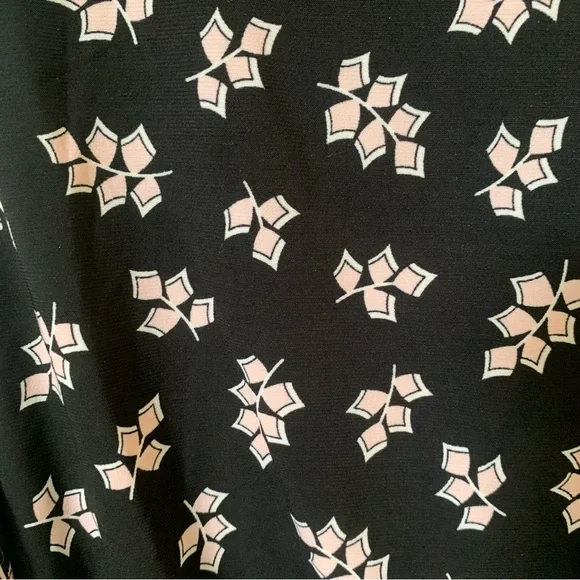 Anne Klein Sleeveless Dress w/Pockets Size 6 Lined Black w/Pink Print - Picture 6 of 11